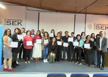 Emprendedores de Santiago culminan la Escuela de Capacitación para Micro y Pequeñas Empresas.