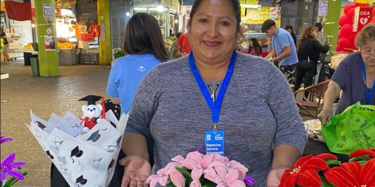 Espacio Innova Emprende fomenta el desarrollo local con ferias navideñas en Recoleta.