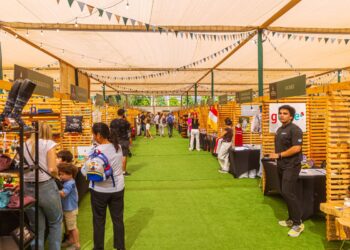 Lo Barnechea da el vamos a su Feria Navideña con más de 120 emprendedores y actividades para toda la familia.
