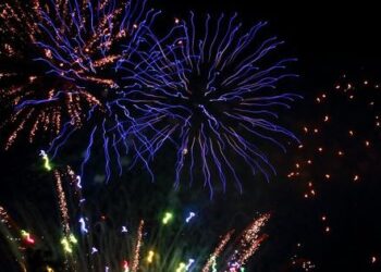Año Nuevo 2026: estas comunas confirmaron fuegos artificiales y shows de drones.