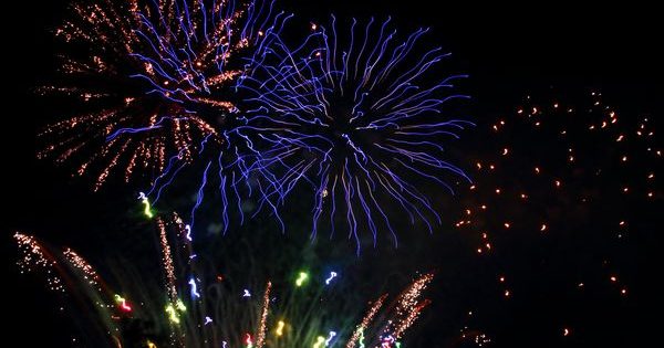 Año Nuevo 2026: estas comunas confirmaron fuegos artificiales y shows de drones.
