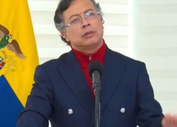 Petro invita a los colombianos en Chile a volver: «Hoy se vive mejor en Colombia»