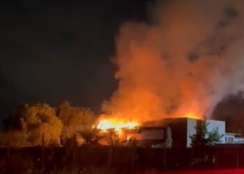 Incendio impactó una casa en un condominio de Chicureo.