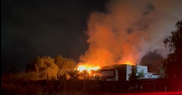 Incendio impactó una casa en un condominio de Chicureo.