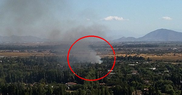 [AHORA] Incendio devora casa en condominio de Batuco: Bomberos activaron alarma de fuego.