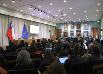 Universidad de Chile llama a replantear la conexión entre la academia y el Estado.