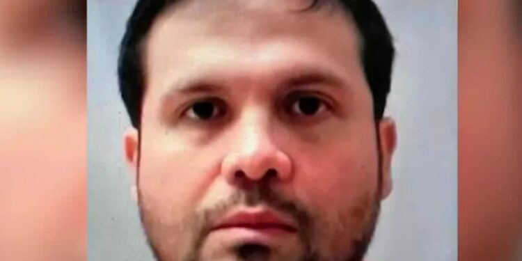 Hijo de «El Chapo» Guzmán admite su culpabilidad en narcotráfico en Estados Unidos y ofrece colaboración con la Fiscalía.