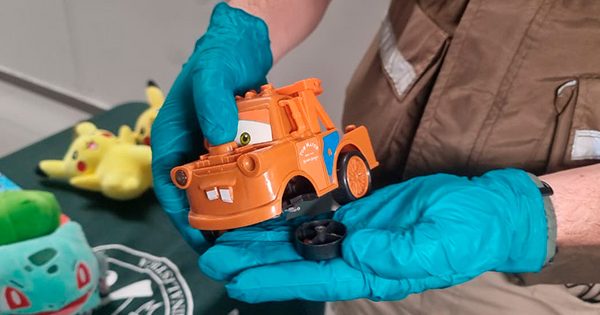 Carabineros advierte sobre juguetes peligrosos del comercio ilegal y alerta sobre serios riesgos para la salud de los niños.