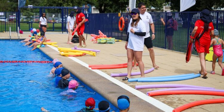 ¡Ya están a la venta las entradas para la Piscina Olímpica Municipal Alberto Abarza este verano 2025-2026!