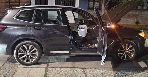 Detienen a ocho delincuentes por robo en local comercial en Providencia.