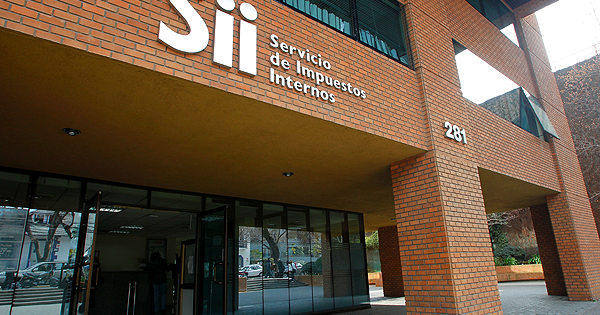 Retención del SII para quienes emiten boletas de honorarios: ¿Cuánto se incrementará en 2026?