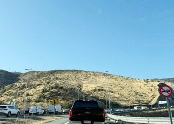 Accidente genera un taco de proporciones en la autopista Nororiente.