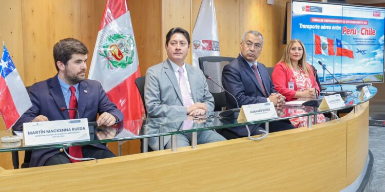 Chile y Perú avanzan hacia cielos abiertos con un acuerdo histórico que multiplicará las frecuencias de vuelos.