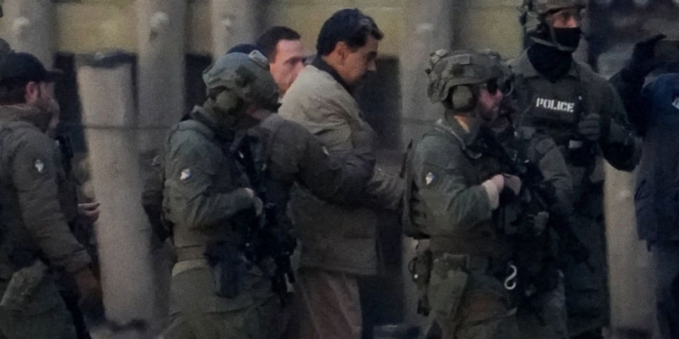 Nicolás Maduro y Cilia Flores se declaran no culpables ante un tribunal de EE.UU. y se consideran “prisioneros de guerra”.