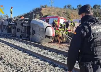 Se eleva a 40 el número de fallecidos por el choque de dos trenes de alta velocidad en el sur de España.