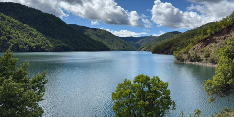 La Junta de Vigilancia del Río Longaví establece una tarifa de riego debido a la grave sequía que impacta la región.