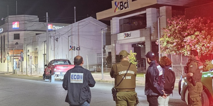 Violento ataque en el centro de Linares deja a un menor en estado crítico tras recibir un disparo en la cabeza.