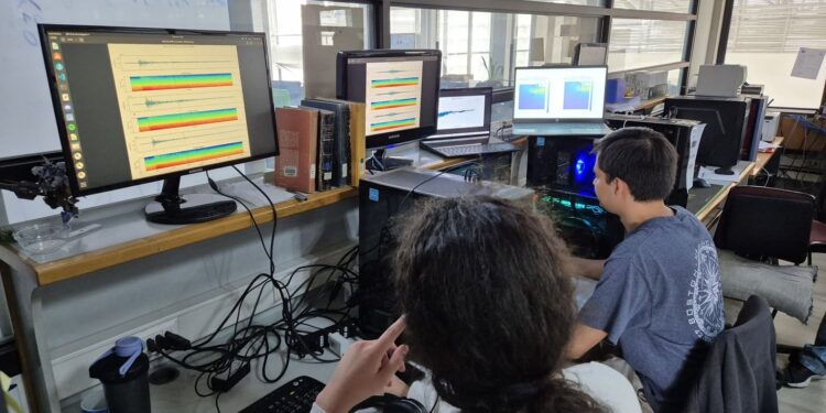 La Universidad de Chile encabeza un proyecto de inteligencia artificial para el monitoreo sísmico en tiempo real.