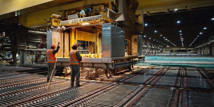 Corfo promueve iniciativas clave para extraer cobalto y tierras raras de relaves y desechos mineros en Chile.