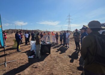 Grupo Cbb se sumó a la limpieza del humedal La Negra en Antofagasta.