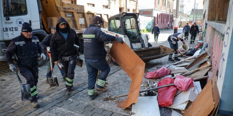 Resaltan operativos municipales que en 2025 mejoraron la limpieza, la salud y la prevención en los cerros de Valparaíso.