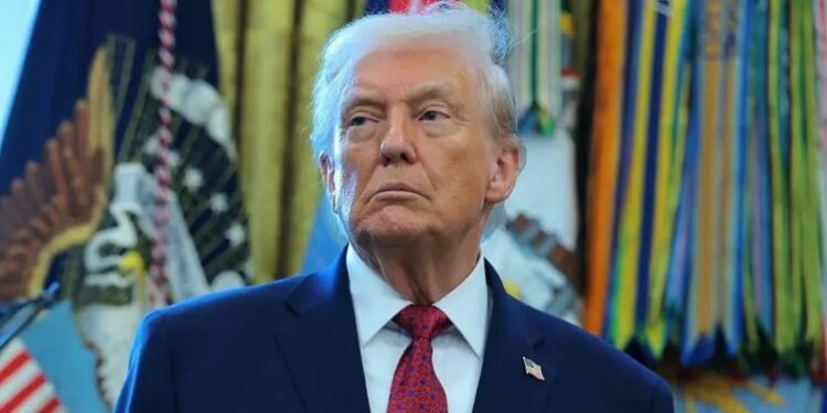 Exembajador de EE.UU. en Panamá asegura que Trump debe atacar objetivos en Venezuela o «dará la impresión de debilidad.»