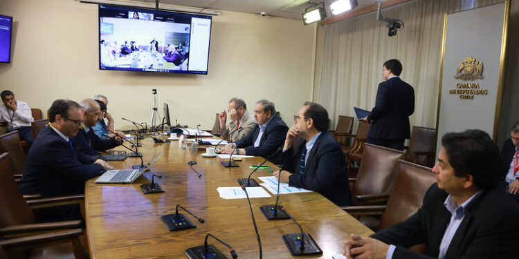 Proyecto de Radios Públicas pierde viabilidad legislativa por reparos técnicos y constitucionales.