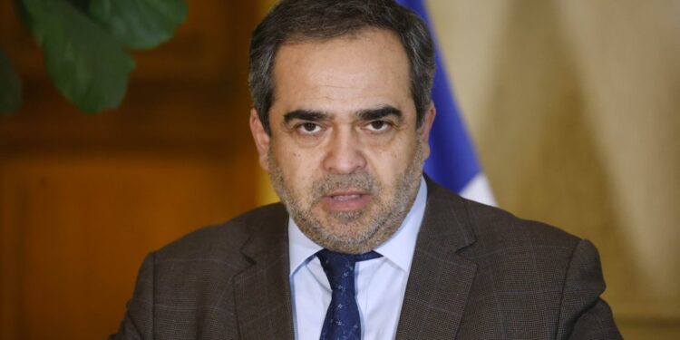 El presidente del PPD aseguró que el Gobierno «desde hace tiempo no toma en serio» las reuniones del Comité Político Ampliado.