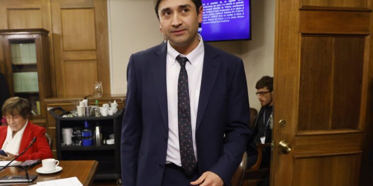 El fuero de un senador electo impide la investigación por fraude fiscal contra Miguel Ángel Calisto.