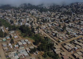 Vecinos de la megatoma en San Antonio acuden a la Corte de Valparaíso para detener el desalojo y presentar un recurso contra Carabineros.