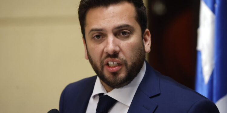 Raúl Soto: “Sería algo sin precedentes que un presidente acepte las imposiciones de un candidato derrotado.”