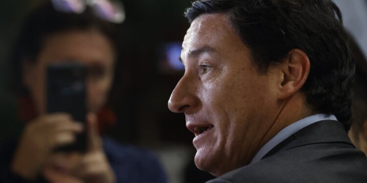 Republicanos chilenos apoyan la operación de EE. UU. y condenan los abusos de Maduro.