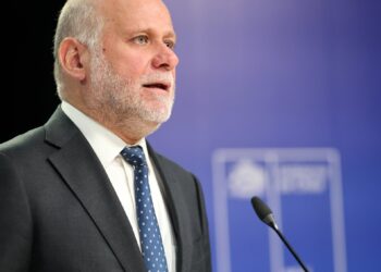 Elizalde resalta progresos en economía y seguridad en el contexto del cruce entre Boric y Kast.