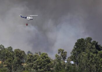 Santiago: Incendio forestal en Plaza Sur de Las Condes afecta a más de mil hectáreas.