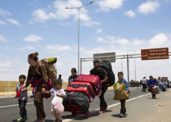 Perú refuerza su política hacia migrantes ilegales: «No se permitirá su ingreso».