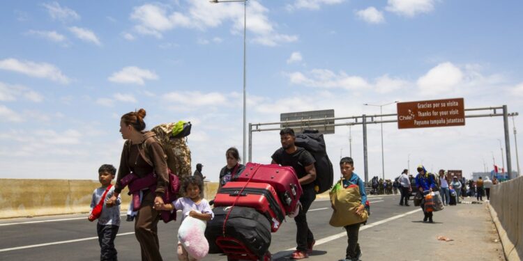 Perú refuerza su política hacia migrantes ilegales: «No se permitirá su ingreso».