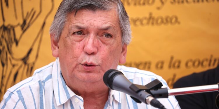 Carmona pone en duda el respaldo de Kast a EE.UU. y apoya la posición de Boric sobre Venezuela.