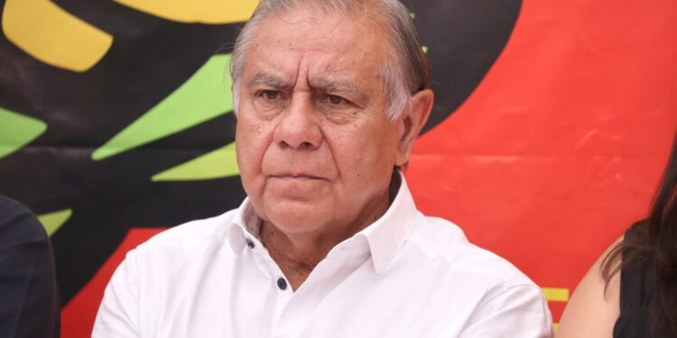 Juan Andrés Lagos sostiene que, de haberse considerado más al PC, «el Ejecutivo habría tenido un mejor desempeño».