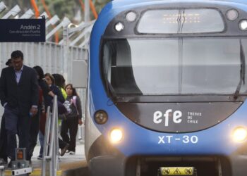 Mañana caótica en el Metro de Valparaíso: problemas en el sistema de energía retrasaron el inicio del servicio del Tren Limache-Puerto.