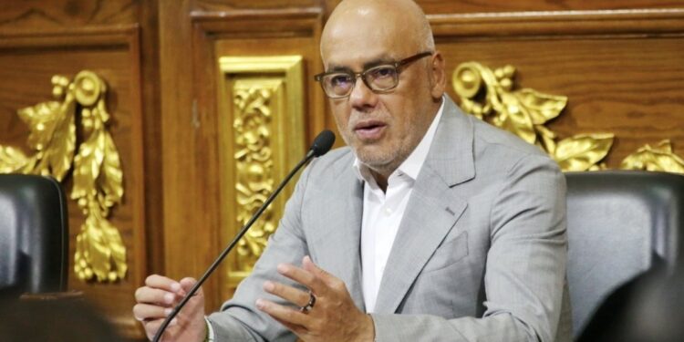 Venezuela reporta más de 400 excarcelaciones y desestima que los liberados sean «presos políticos».