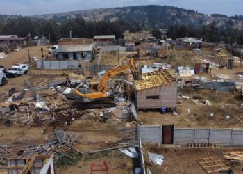 2,5 hectáreas vacías y aproximadamente el 80% de las casas destruidas en la primera etapa del desalojo de la megatoma en San Antonio.