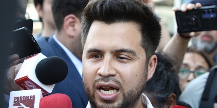 Gatica expresa su descontento por la absolución de Crespo y no descarta la posibilidad de acudir a tribunales internacionales para anular el juicio.