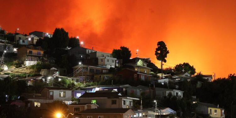 Regiones del Biobío y Ñuble: 33 focos activos y más de 24,000 hectáreas perjudicadas.