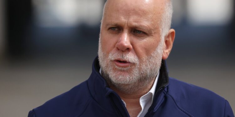 El Ministro del Interior respalda la reacción del Gobierno frente a los incendios en la zona centro-sur.