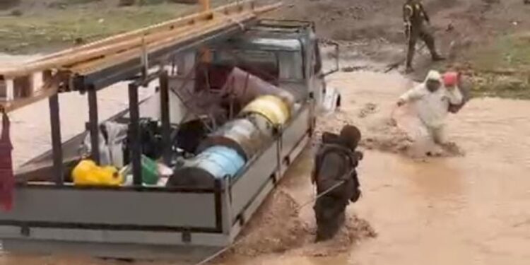 Inundaciones causan daños severos en al menos 4 viviendas en San Pedro de Atacama.