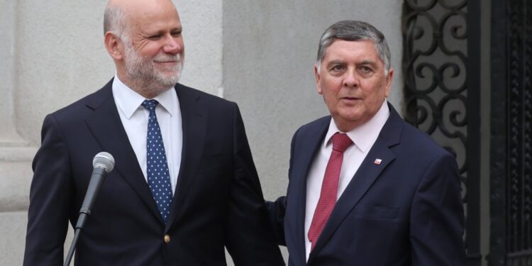 Elizalde se reúne en La Moneda con Alvarado y comienza la serie de reuniones bilaterales entre los ministros de Boric y Kast.