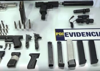 Confiscan 10 armas y drogas valoradas en más de $10 millones en Renca y Lampa; se detiene a dos individuos.