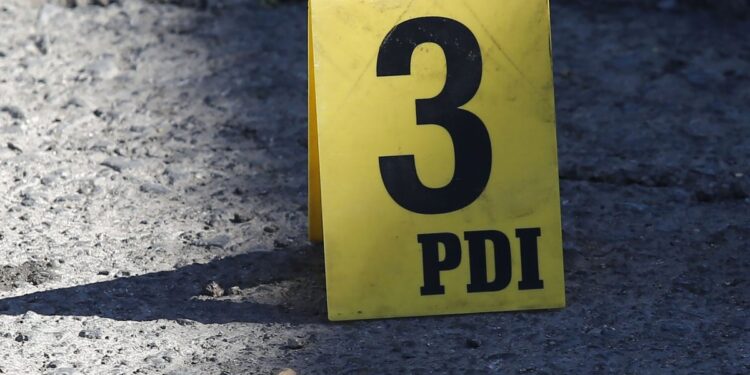 PDI indaga en un triple homicidio fallido después de un tiroteo en San Joaquín.