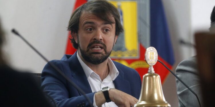 El Concejo de Valparaíso reanuda la discusión sobre las significativas observaciones a la gestión de Jorge Sharp.