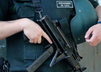 Interno es asesinado a puñaladas durante feroz pelea en la cárcel de Valdivia.